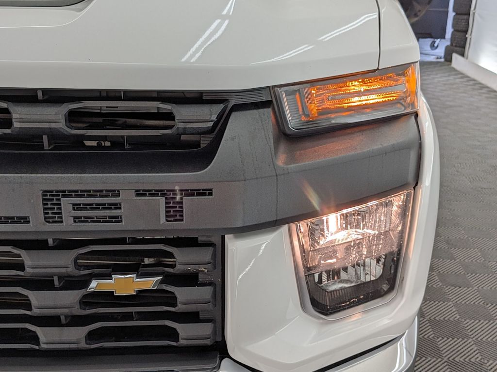 Thumbnail: 2022 Chevrolet Silverado 3500 - 23