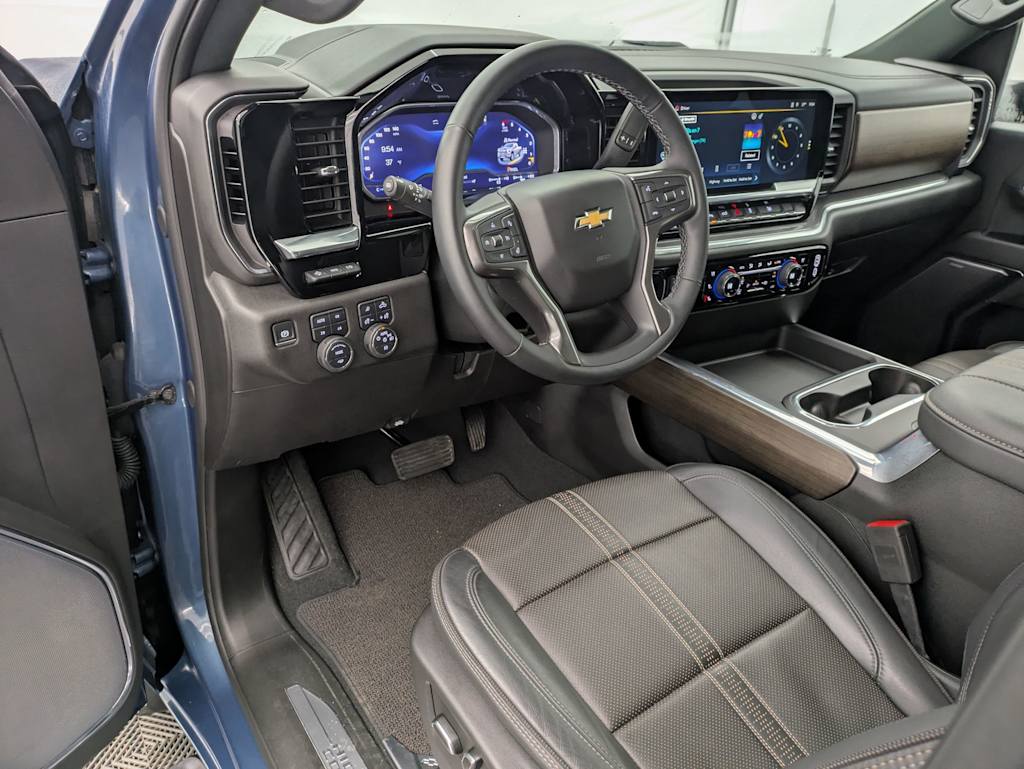 Thumbnail: 2024 Chevrolet Silverado 3500 - 2
