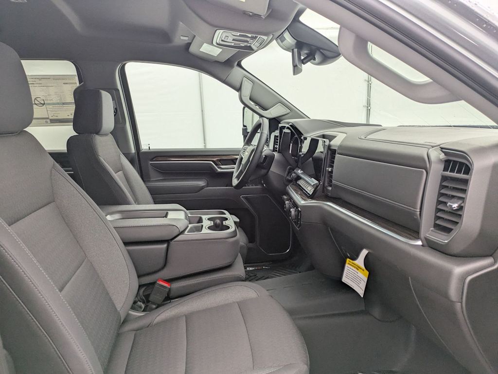 Thumbnail: 2026 Chevrolet Silverado 2500 - 13