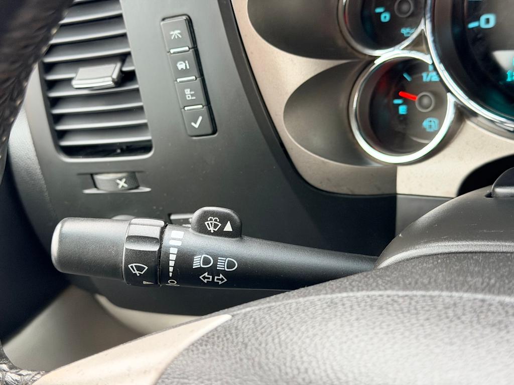 Thumbnail: 2009 Chevrolet Silverado 2500 - 30