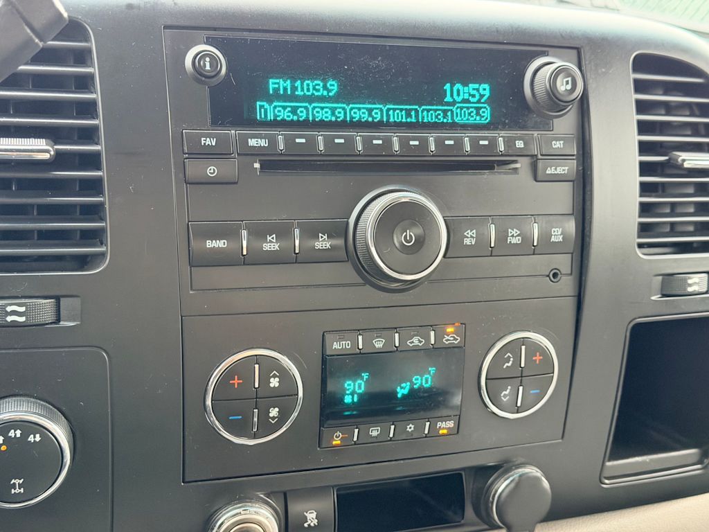 Thumbnail: 2009 Chevrolet Silverado 2500 - 31