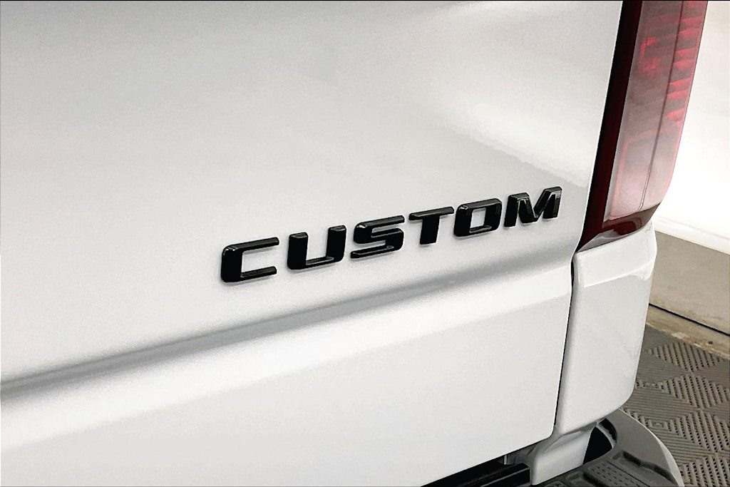 2024 Chevrolet Silverado 1500 Custom 8