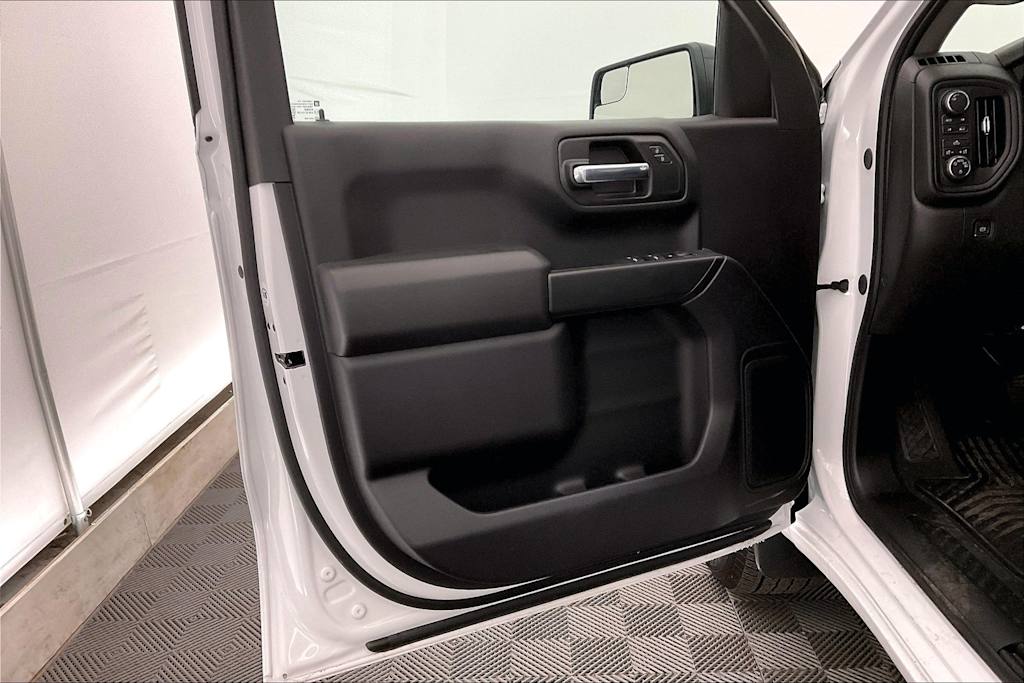 2024 Chevrolet Silverado 1500 Custom 29