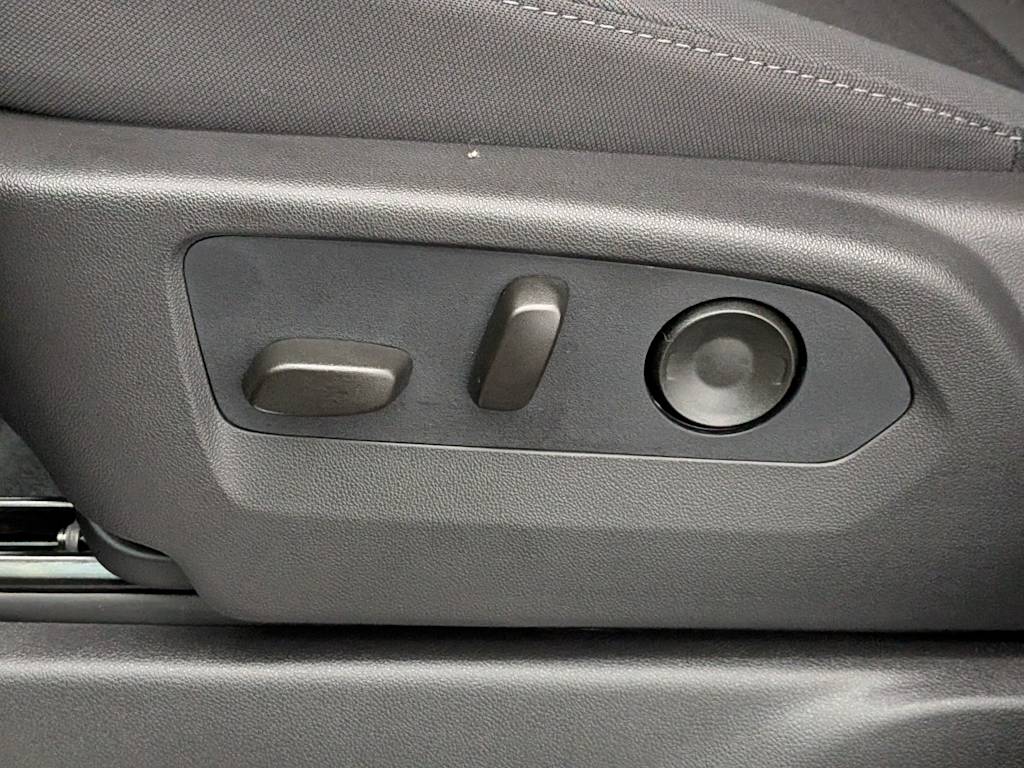 Thumbnail: 2026 Chevrolet Silverado 1500 - 29