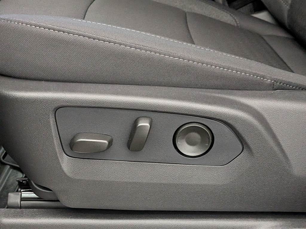 Thumbnail: 2026 Chevrolet Silverado 1500 - 29