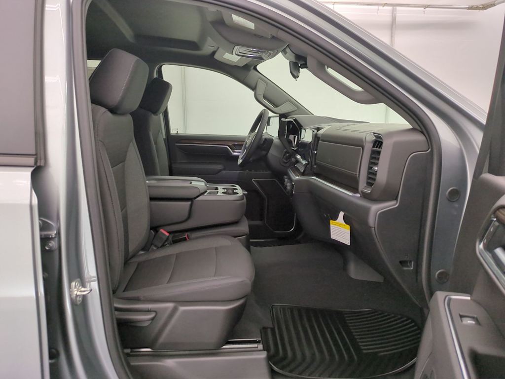Thumbnail: 2026 Chevrolet Silverado 1500 - 12