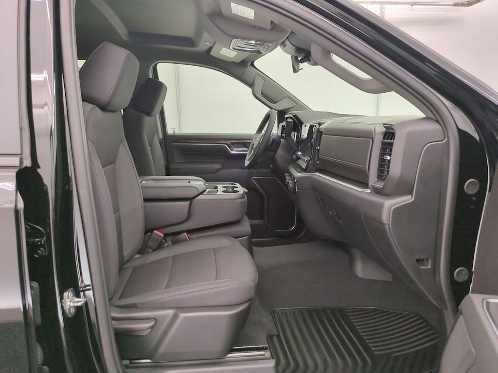 Thumbnail: 2026 Chevrolet Silverado 1500 - 12
