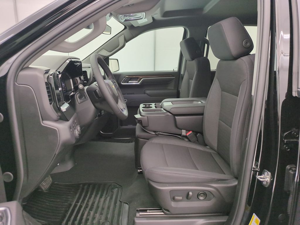Thumbnail: 2026 Chevrolet Silverado 1500 - 11