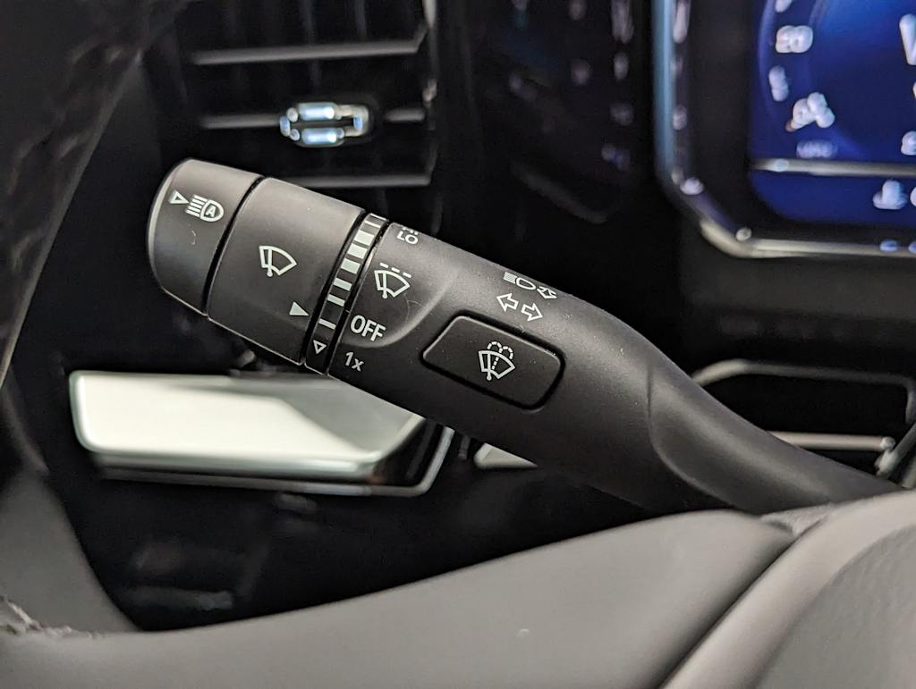 Thumbnail: 2025 Chevrolet Silverado 1500 - 33