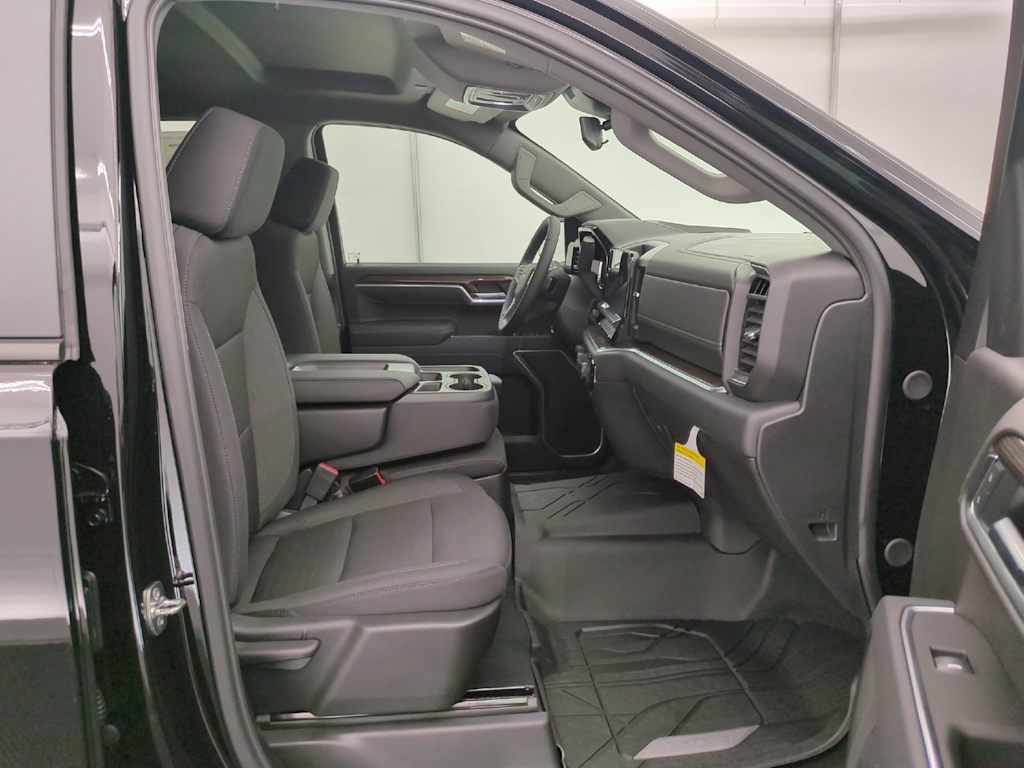 Thumbnail: 2026 Chevrolet Silverado 1500 - 12