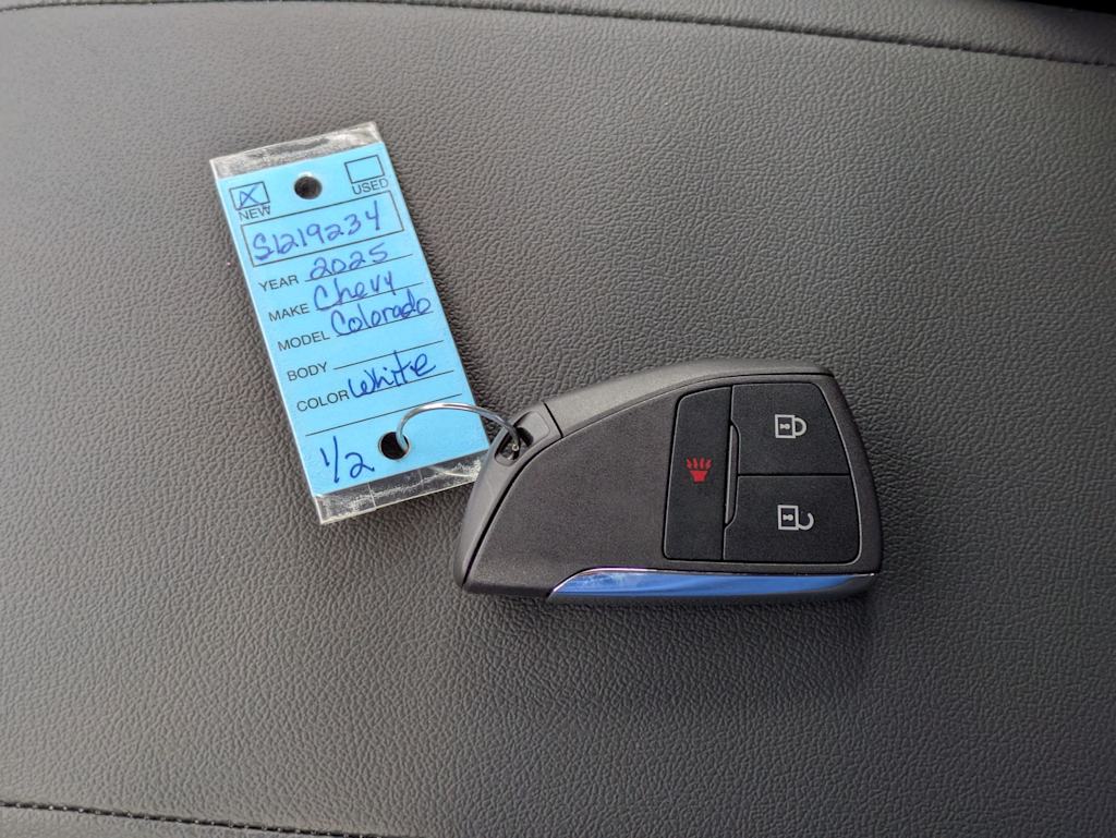 Thumbnail: 2025 Chevrolet Colorado - 19