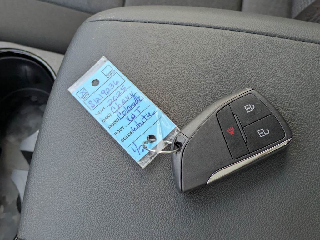 Thumbnail: 2025 Chevrolet Colorado - 18