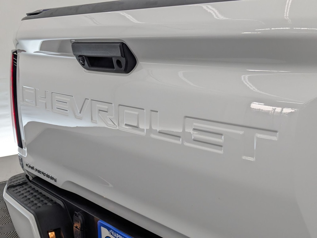 Thumbnail: 2023 Chevrolet Colorado - 25