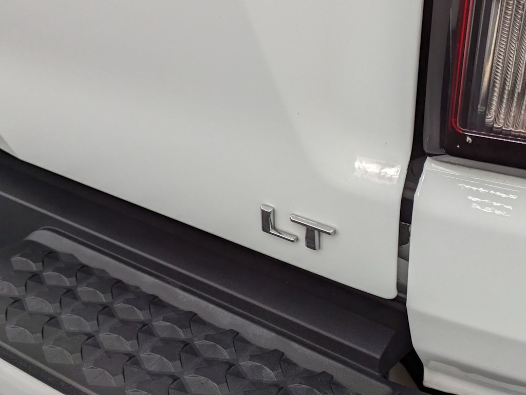 Thumbnail: 2023 Chevrolet Colorado - 26