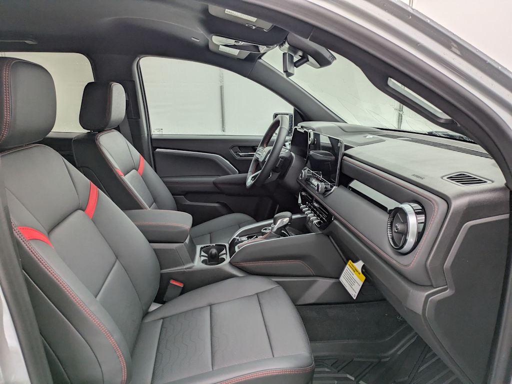 Thumbnail: 2026 Chevrolet Colorado - 12