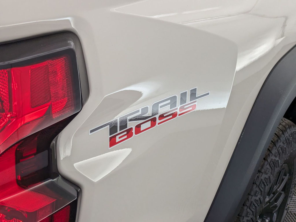 Thumbnail: 2026 Chevrolet Colorado - 25
