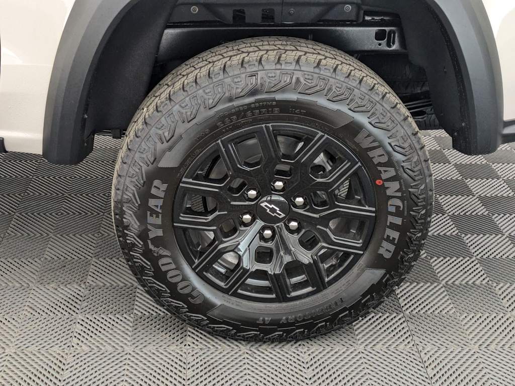 Thumbnail: 2026 Chevrolet Colorado - 8