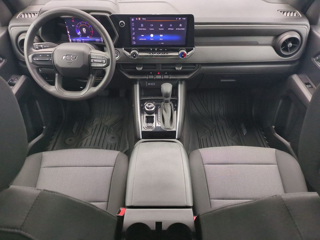 Thumbnail: 2023 Chevrolet Colorado - 10