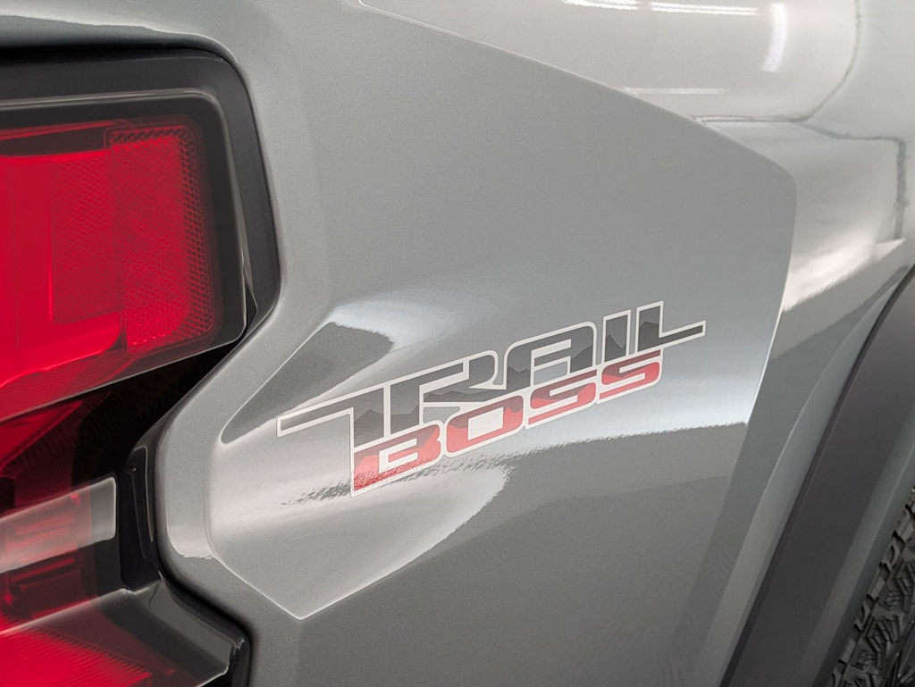 Thumbnail: 2024 Chevrolet Colorado - 27