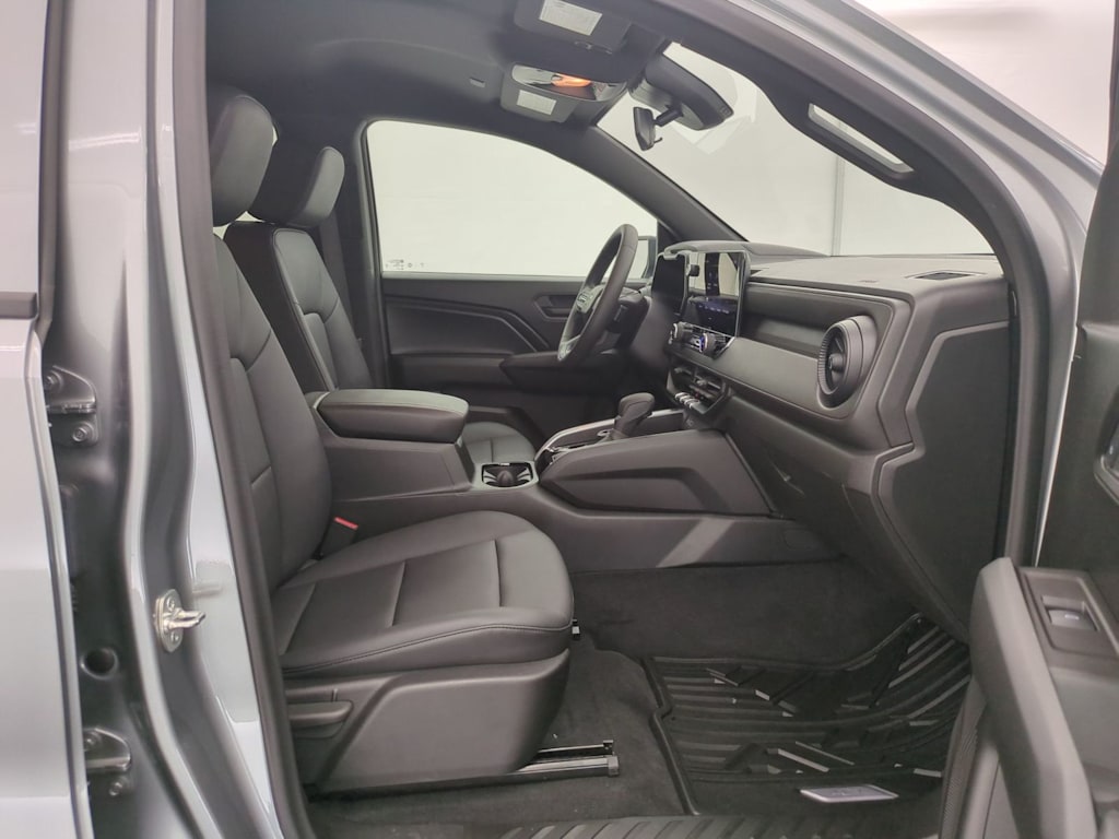 Thumbnail: 2024 Chevrolet Colorado - 12
