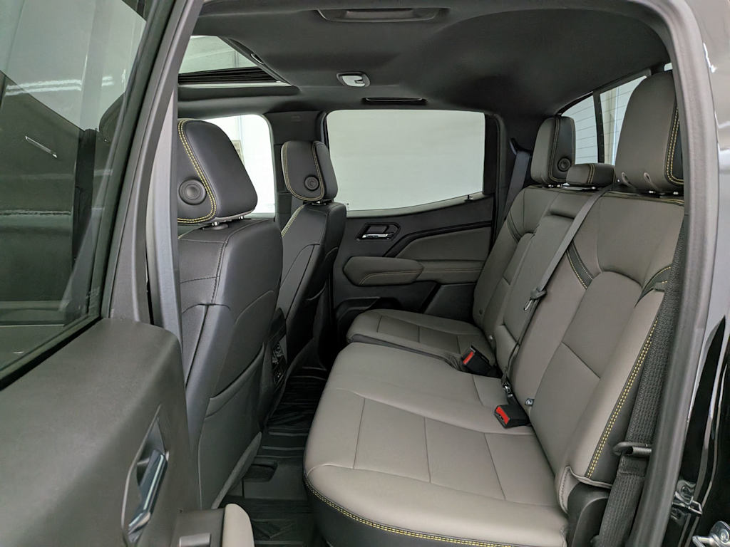 Thumbnail: 2026 Chevrolet Colorado - 32