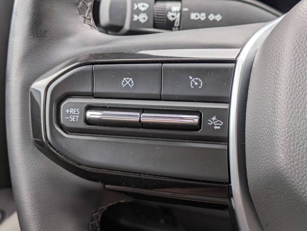 Thumbnail: 2023 Chevrolet Colorado - 33