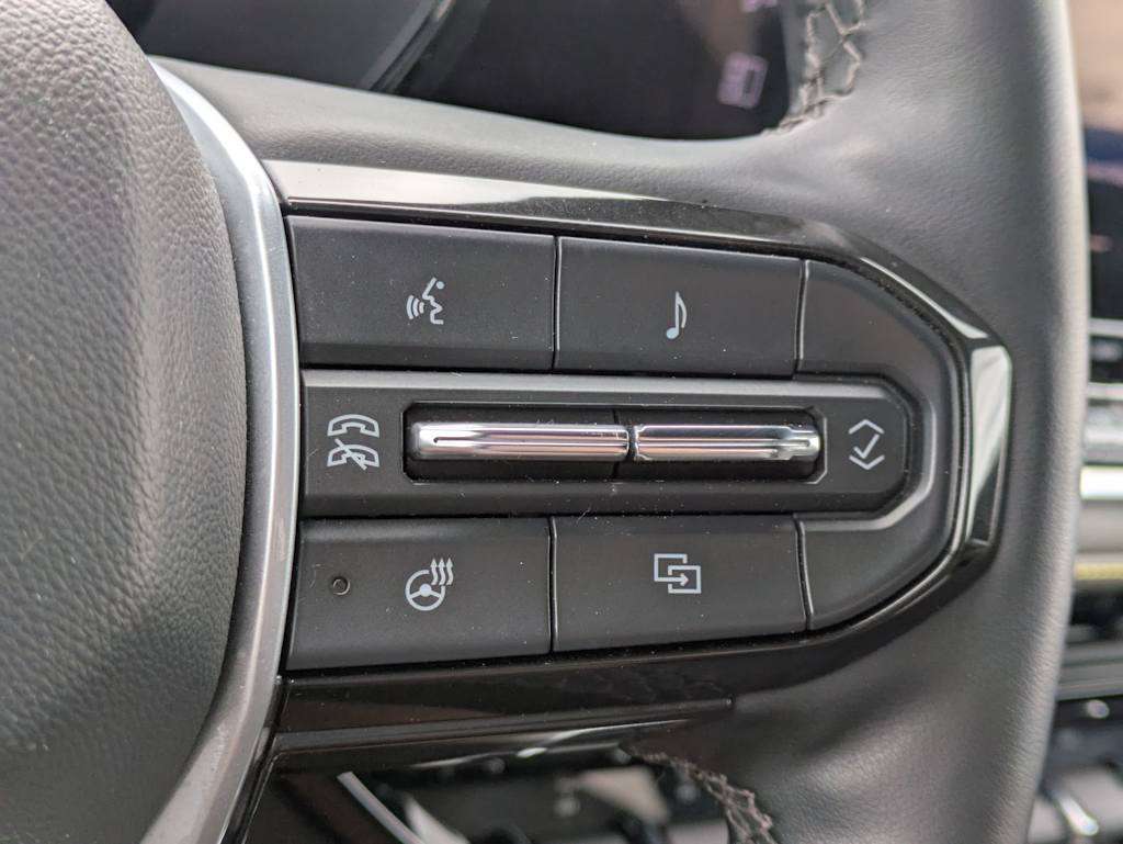 Thumbnail: 2023 Chevrolet Colorado - 34