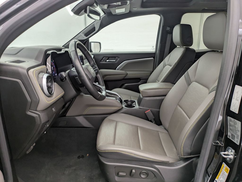 Thumbnail: 2023 Chevrolet Colorado - 10