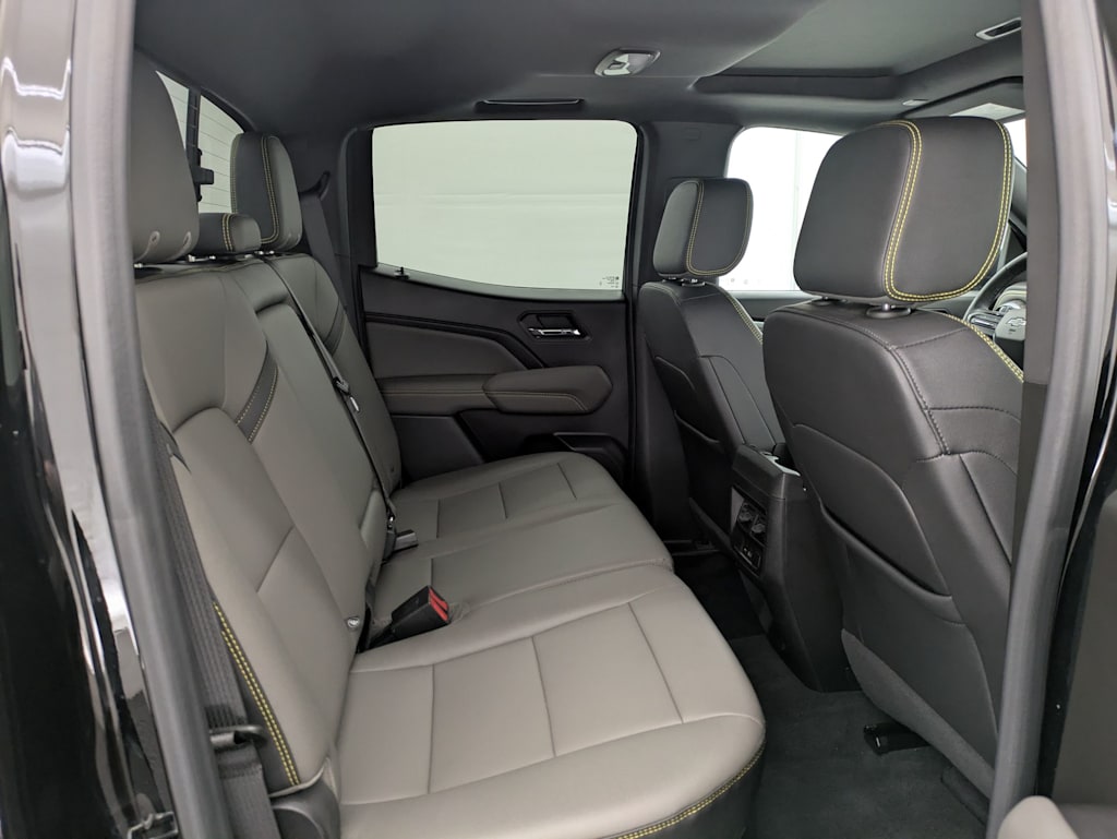 Thumbnail: 2023 Chevrolet Colorado - 32