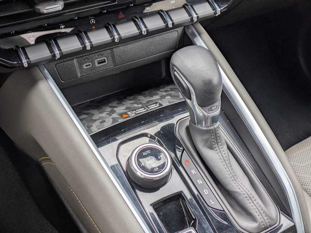 Thumbnail: 2023 Chevrolet Colorado - 15