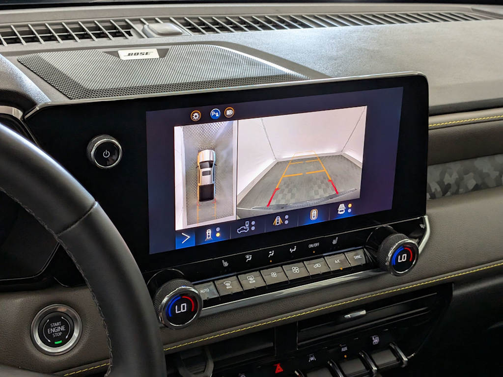 Thumbnail: 2024 Chevrolet Colorado - 32