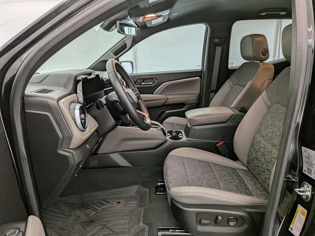 Thumbnail: 2024 Chevrolet Colorado - 11