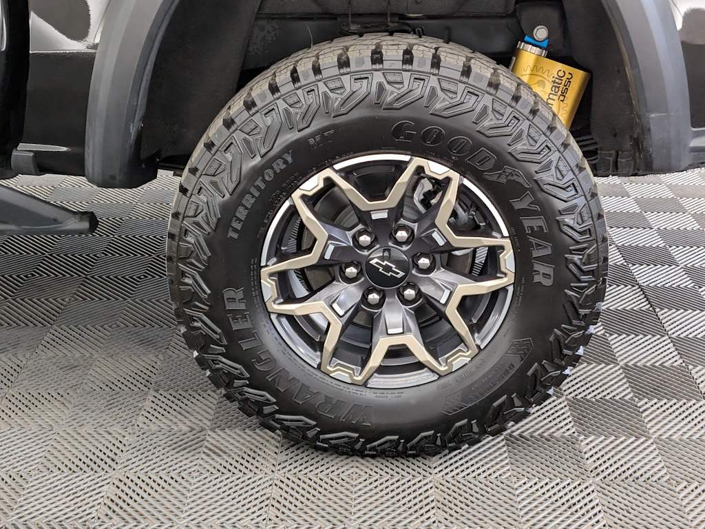 Thumbnail: 2024 Chevrolet Colorado - 8