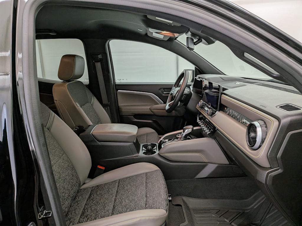 Thumbnail: 2024 Chevrolet Colorado - 12