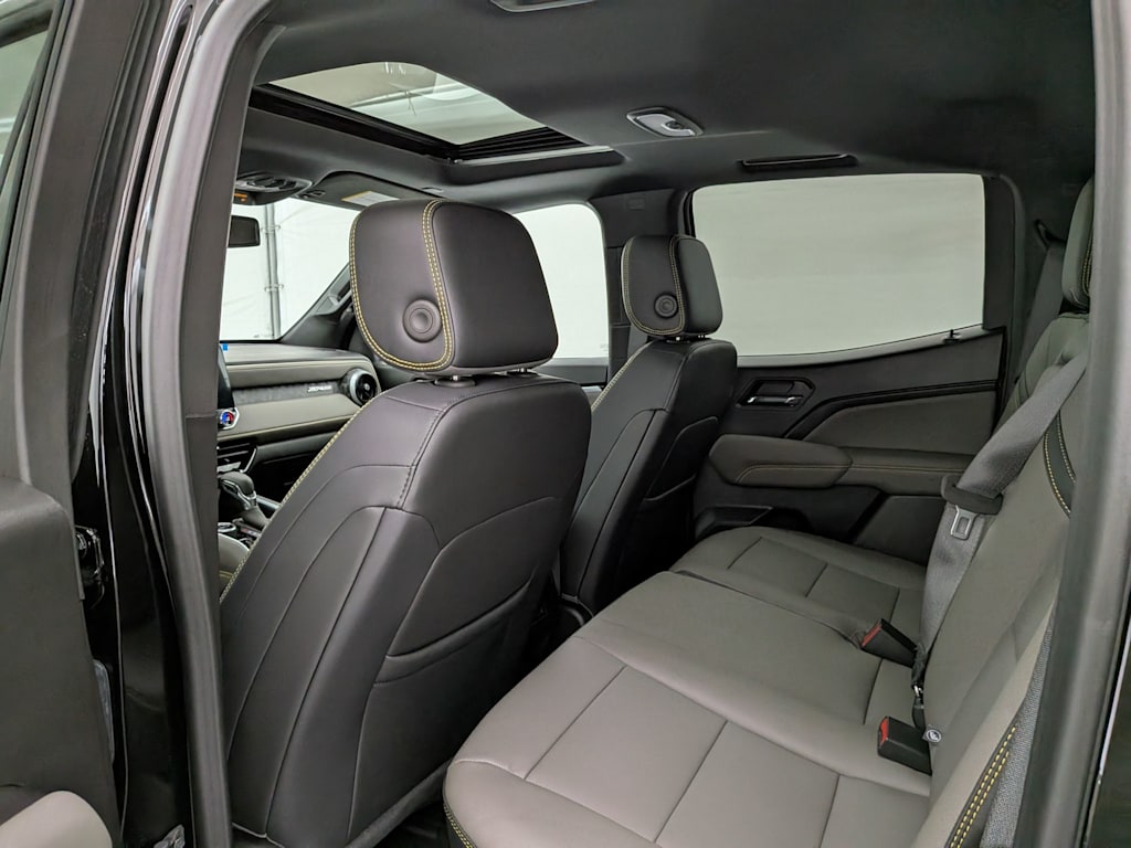 Thumbnail: 2026 Chevrolet Colorado - 12