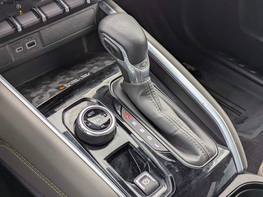 Thumbnail: 2024 Chevrolet Colorado - 16