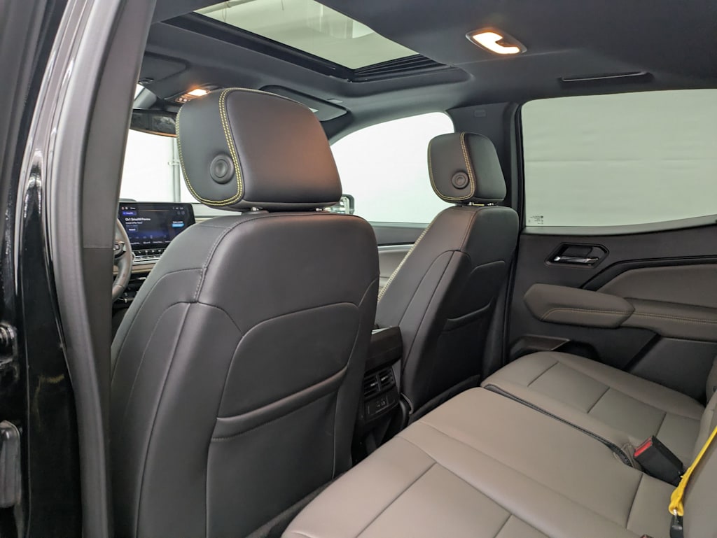 Thumbnail: 2024 Chevrolet Colorado - 13