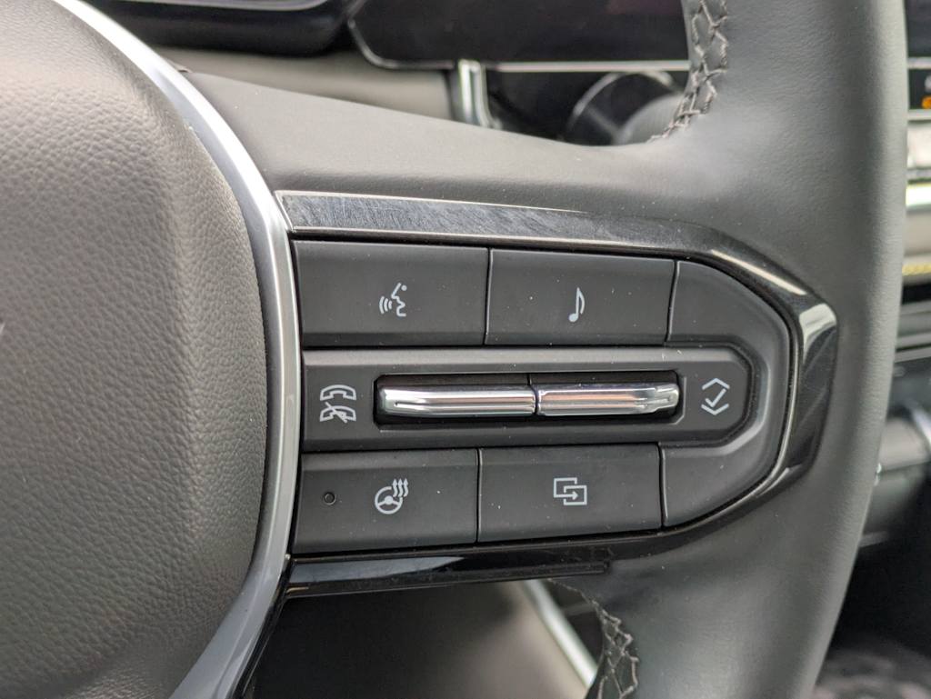 Thumbnail: 2024 Chevrolet Colorado - 31