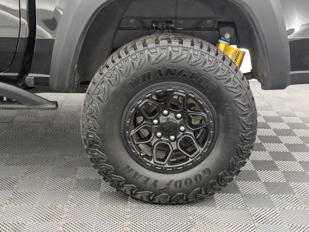 Thumbnail: 2024 Chevrolet Colorado - 8