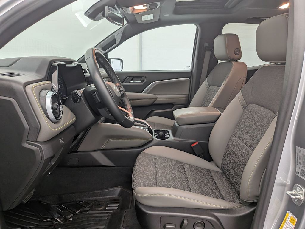 Thumbnail: 2024 Chevrolet Colorado - 10