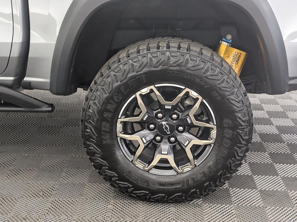 Thumbnail: 2024 Chevrolet Colorado - 7