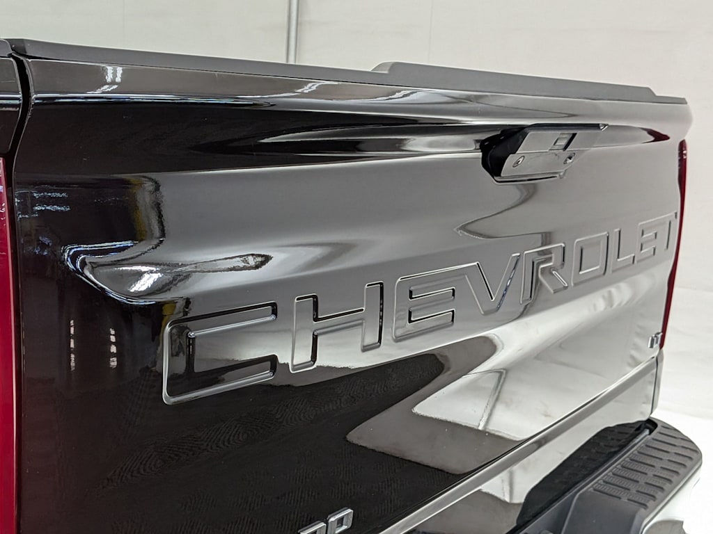 Thumbnail: 2021 Chevrolet Silverado 1500 - 24