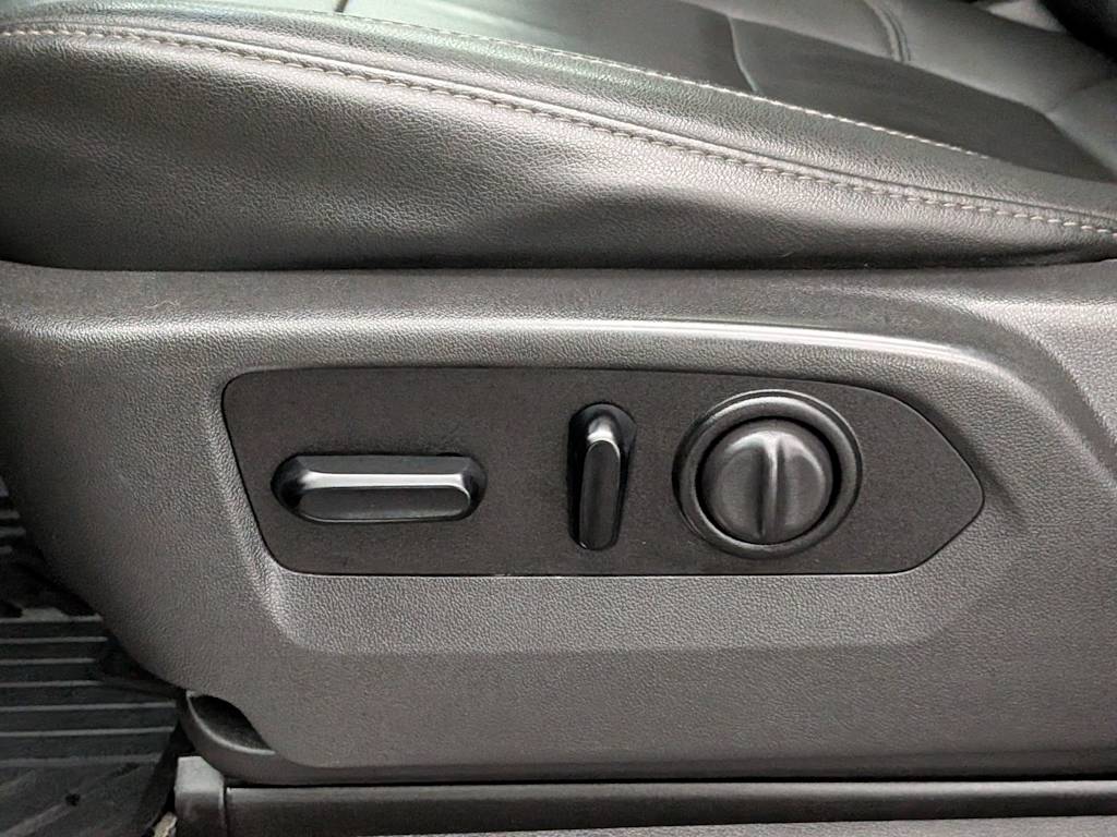 Thumbnail: 2021 Chevrolet Silverado 1500 - 27