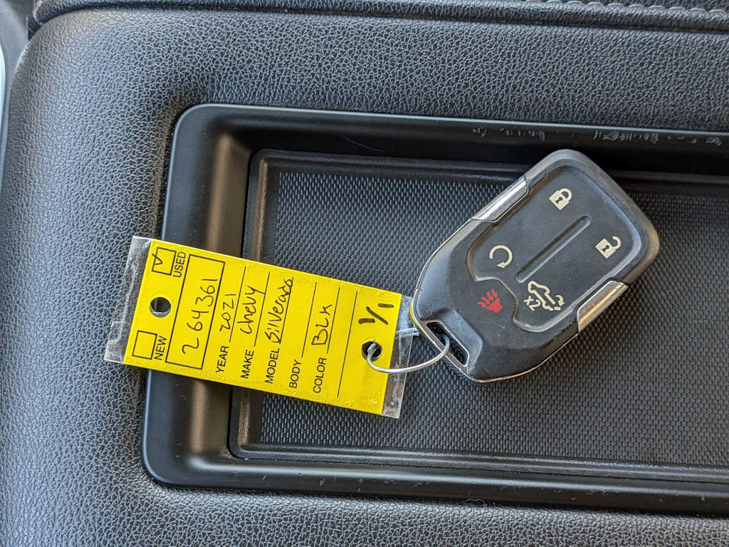 Thumbnail: 2021 Chevrolet Silverado 1500 - 18