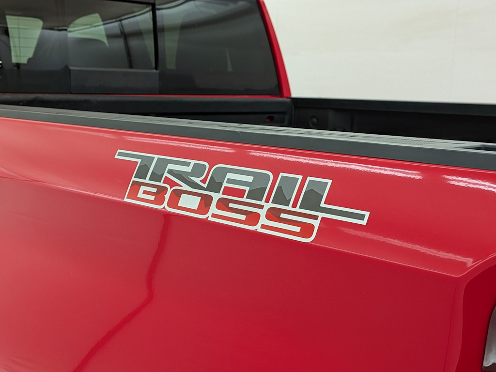 Thumbnail: 2020 Chevrolet Silverado 1500 - 24