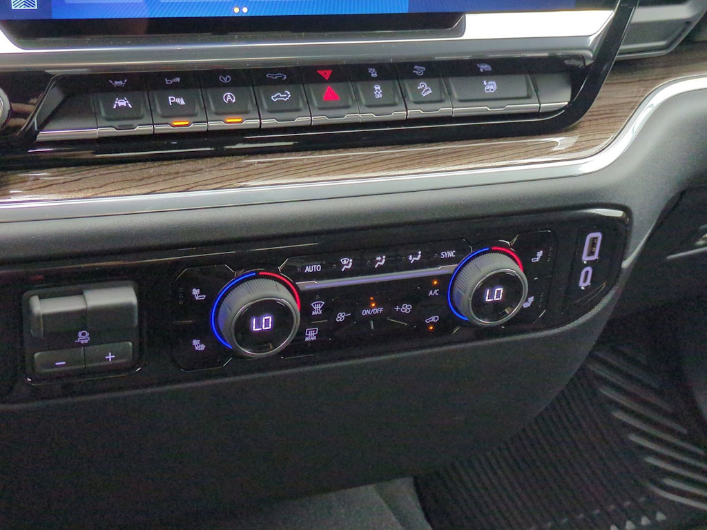 Thumbnail: 2026 Chevrolet Silverado 1500 - 33