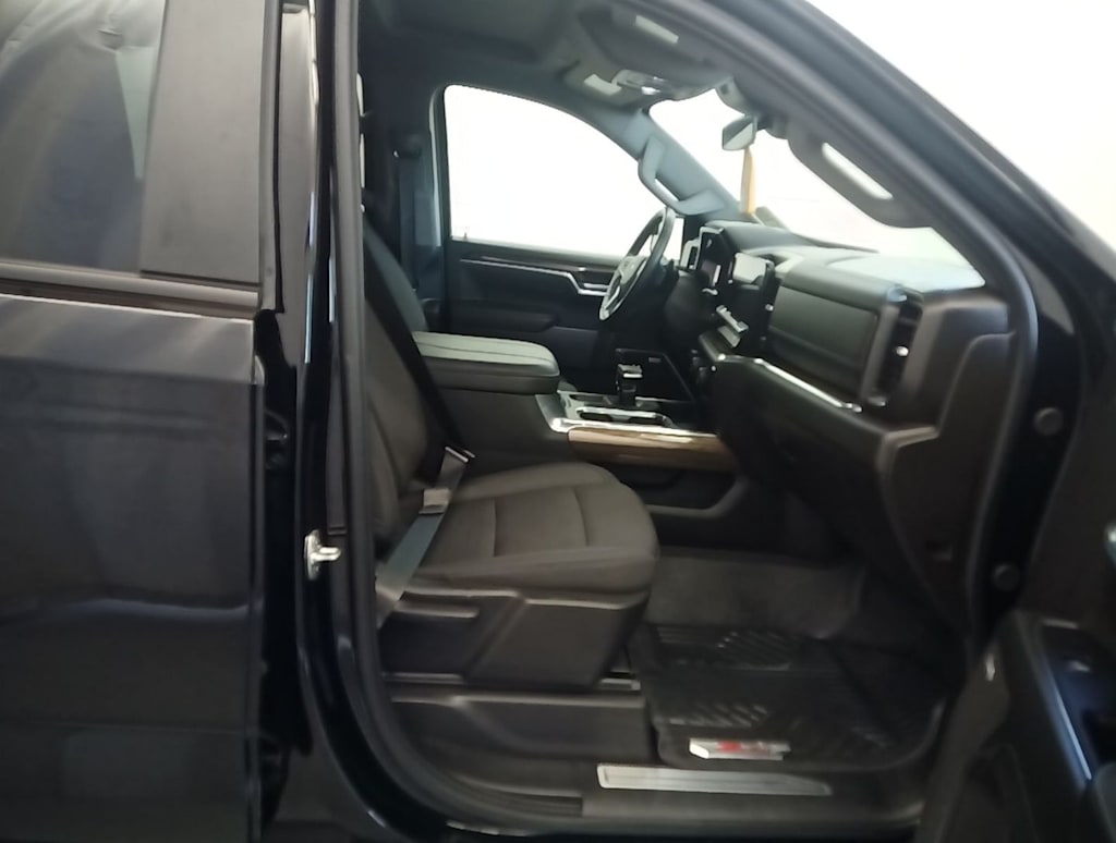 Thumbnail: 2025 Chevrolet Silverado 1500 - 6