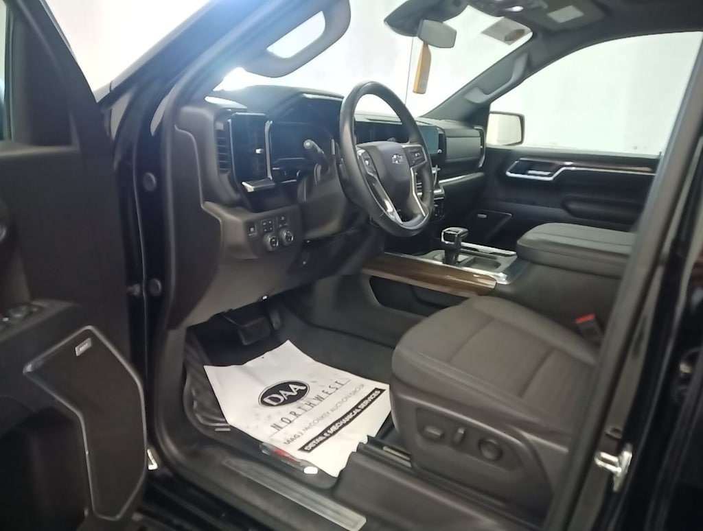 Thumbnail: 2025 Chevrolet Silverado 1500 - 2