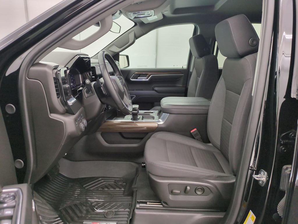 Thumbnail: 2025 Chevrolet Silverado 1500 - 11