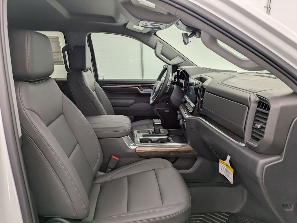 Thumbnail: 2026 Chevrolet Silverado 1500 - 12